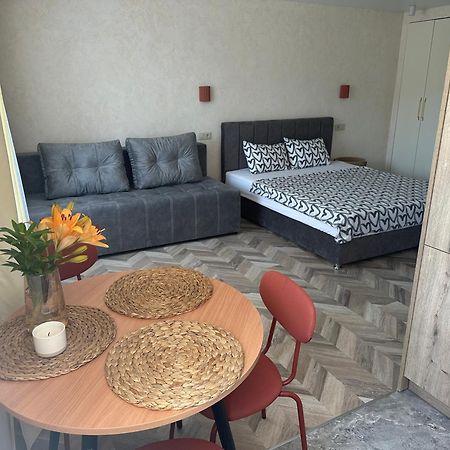 Terracotta Apartment Kremenchuk Ngoại thất bức ảnh